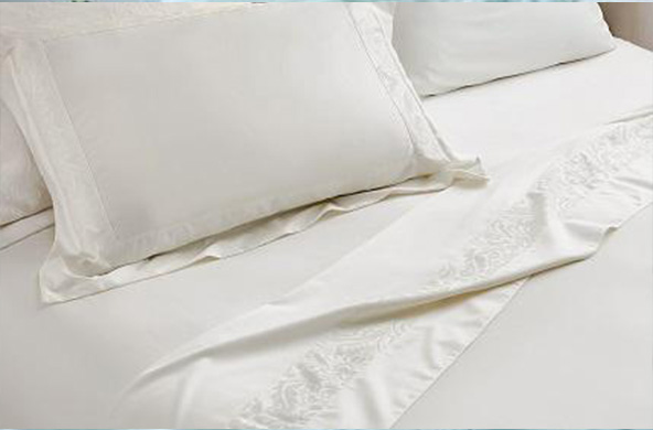 White EGYPTIAN COTTON SHEET and cover for bed